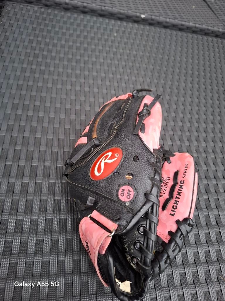 Rawlings Lightning Series Honkbalhandschoen - Zwart/Roze, Honkbal, Customerservice@rawlings.com, Rawlings, Rawlings Sporting Goods, 510 Maryville University Dr, St. Louis, MO 63141, USA