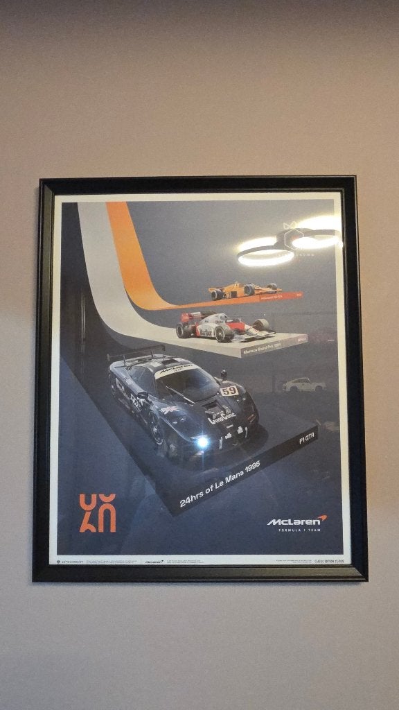 McLaren triple crown poster, Ophalen, Rechthoekig Staand, Met lijst, Zo goed als nieuw