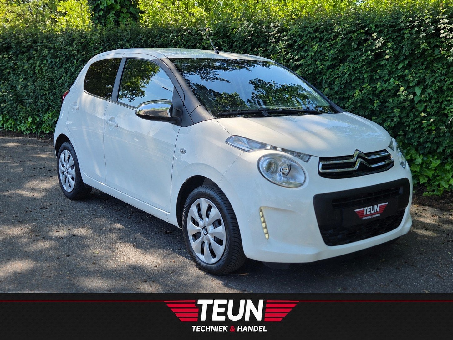 Citroën C1 2021 56000 km ( toyota aygo, peugeot 108), Auto's, Citroën, Stof, 4 stoelen, C1, Wit