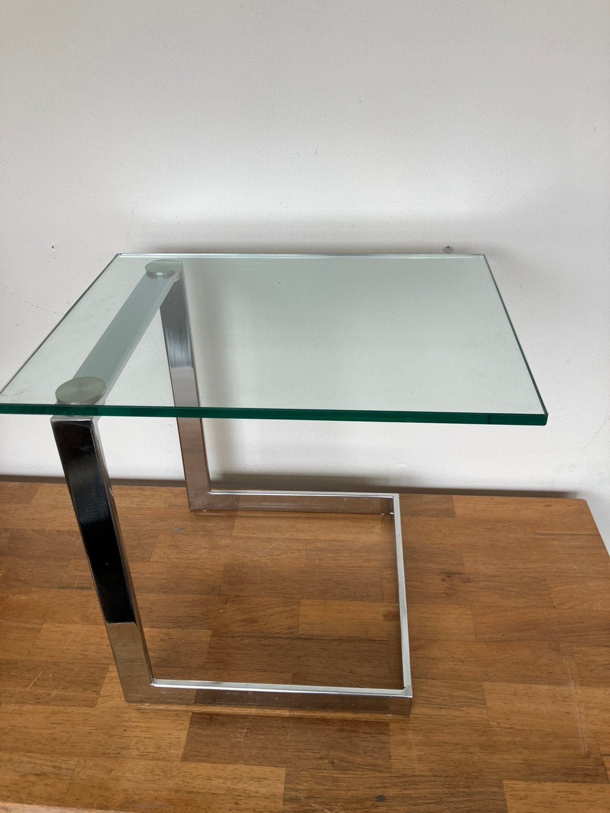Gebra bijzet tafel. Strak design, 45 tot 60 cm, Minder dan 55 cm, Rond, Ophalen of Verzenden