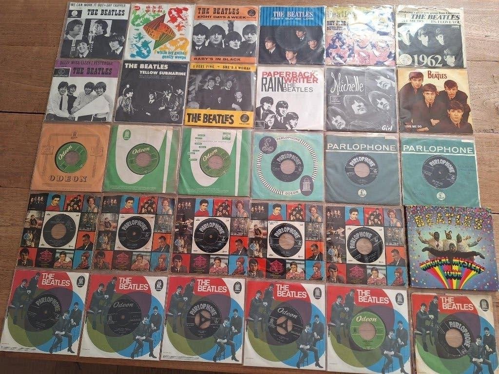 Partij Singles,The Beatles,Paul Mc Cartney, George Harrison,, Ophalen, Fotohoes, Zo goed als nieuw, Pop