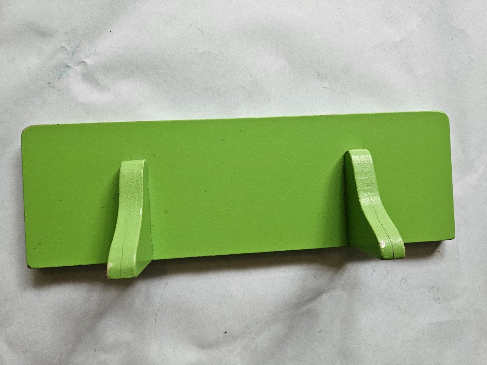 Groen plankje hout met steunen kinderkamer - zeer goede sta, Groen, Ophalen of Verzenden, Zo goed als nieuw, Wanddecoratie