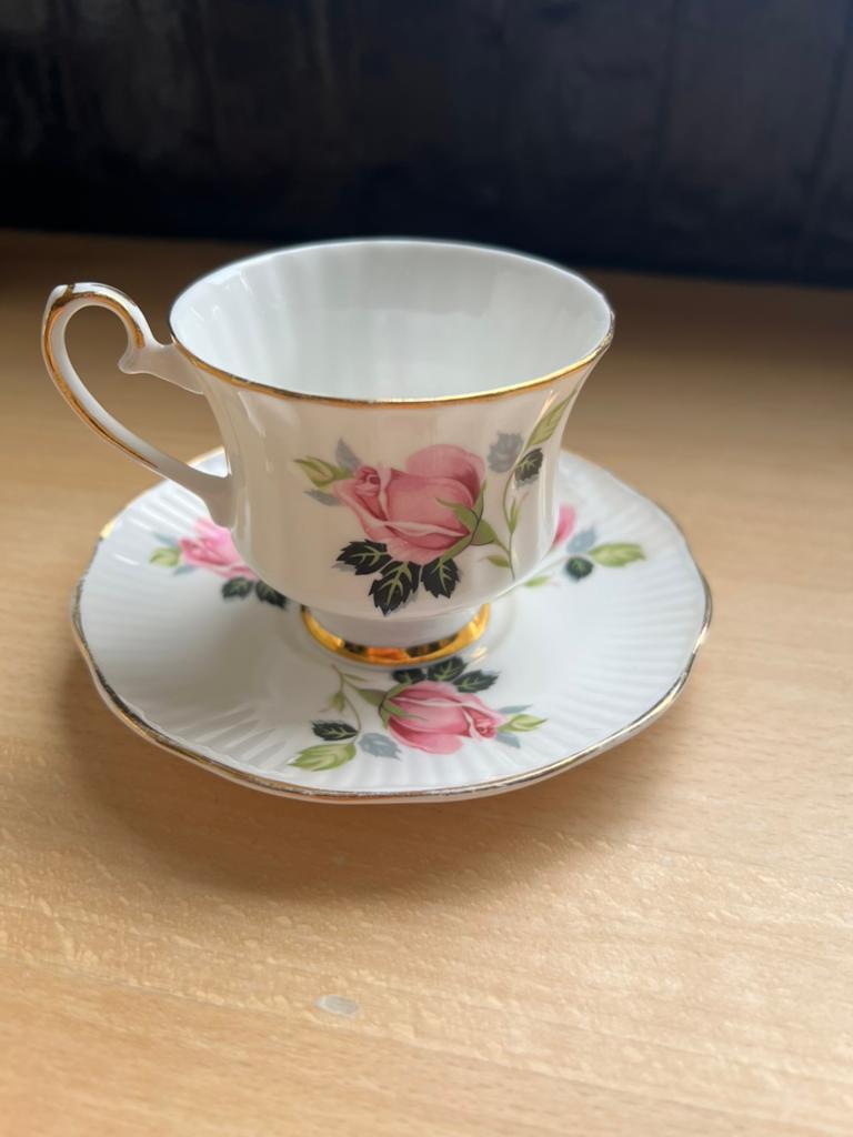 Willy’s pottery kop en schotel, Ophalen of Verzenden