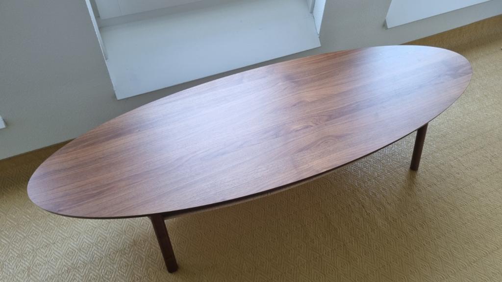 IKEA Stockholm salontafel - Walnootfineer, Ovaal, Huis en Inrichting, Tafels | Salontafels, Ophalen, Gebruikt, 100 tot 150 cm