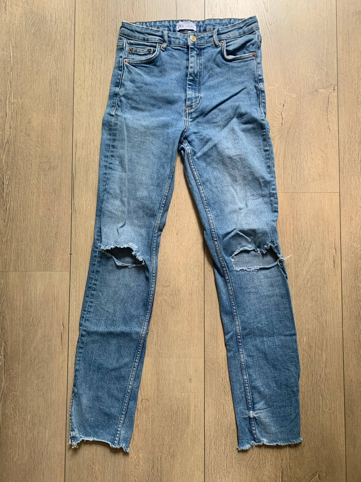Zara jeans met gaten, Ophalen of Verzenden, Gedragen, Blauw, Overige jeansmaten