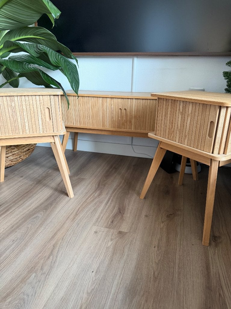 TV-meubel + 2 bijpassende nachtkastjes