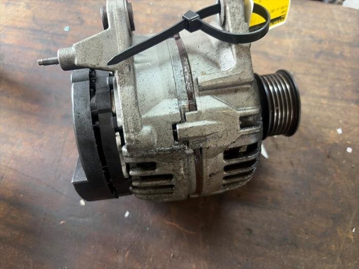 Dynamo van een Volkswagen Bora, Gebruikt, -, Volkswagen, -