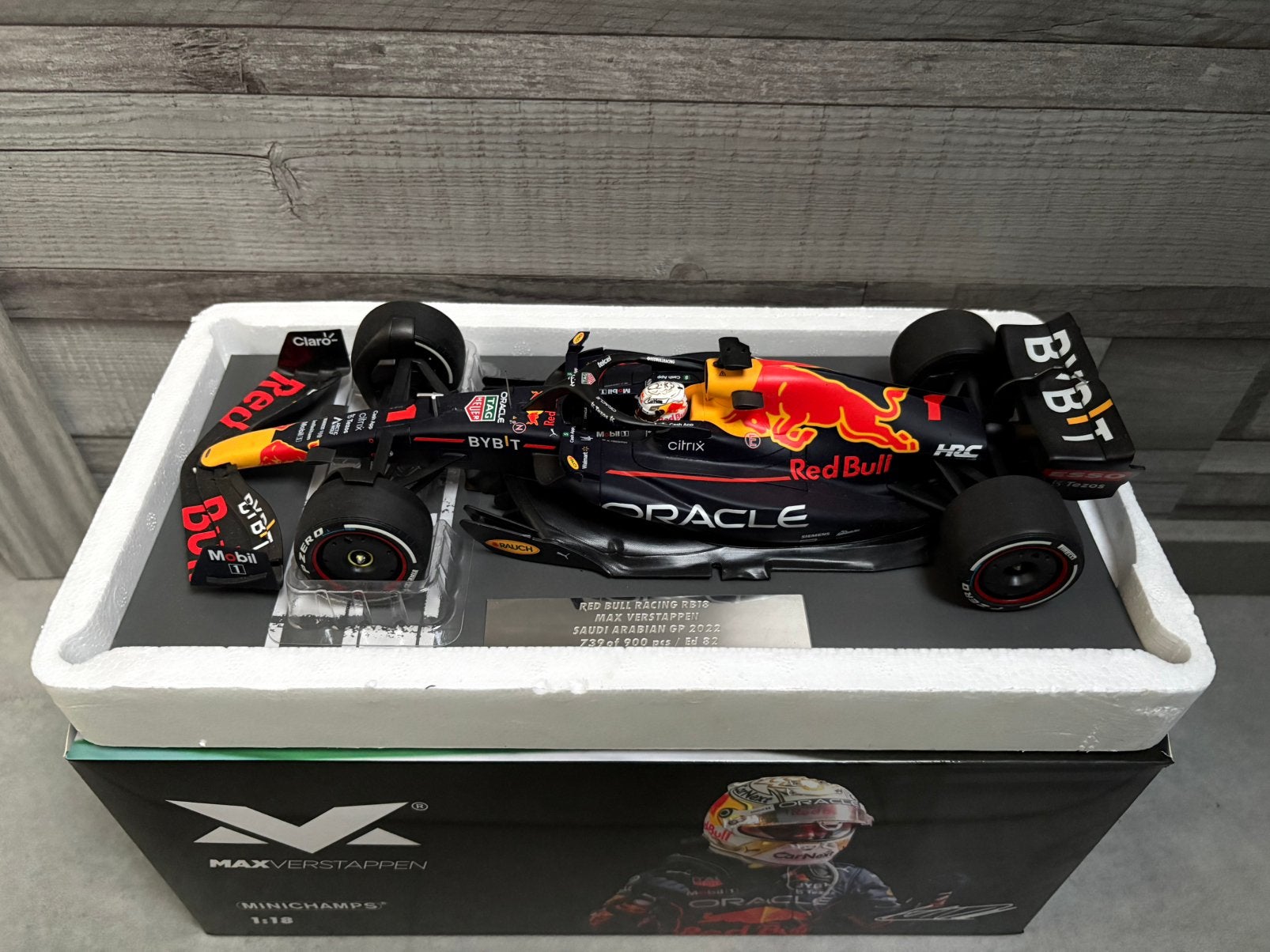 1:18 Saudi Arabian 2022 Max Verstappen, Hobby en Vrije tijd, Modelauto's | 1:18, Ophalen of Verzenden, Nieuw, Auto