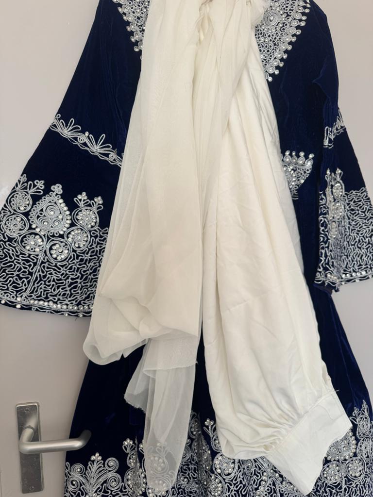 Prachtige Afghaanse jurk, Ophalen of Verzenden, Zo goed als nieuw, Blauw, Overige typen
