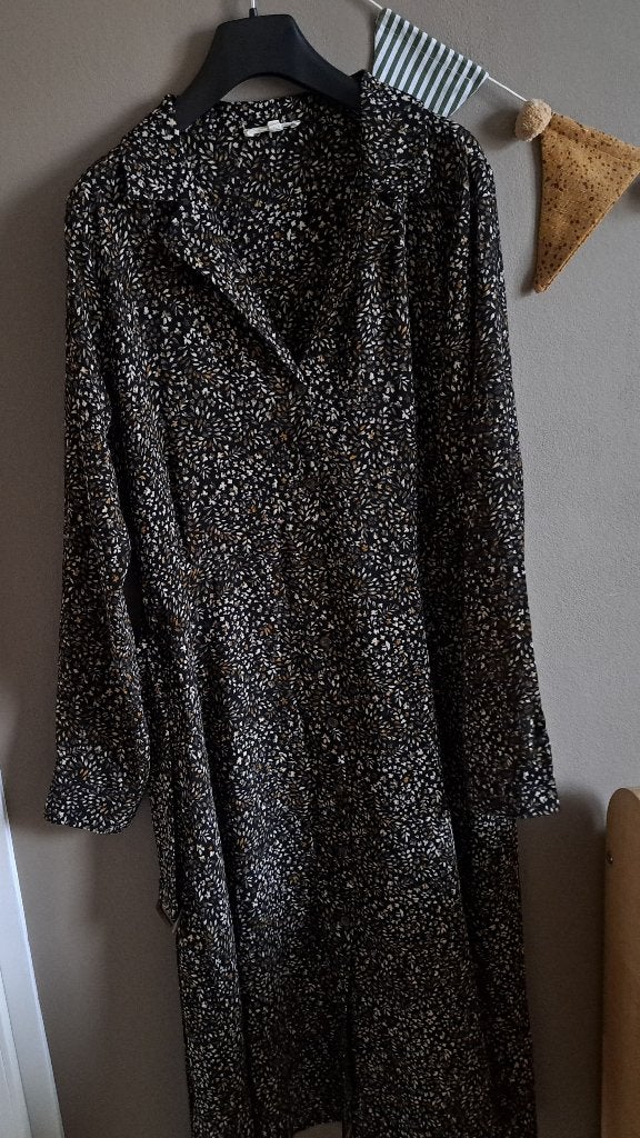 Jurk, Kleding | Dames, Jurken, Ophalen of Verzenden, Zo goed als nieuw, Maat 38/40 (M), Onder de knie