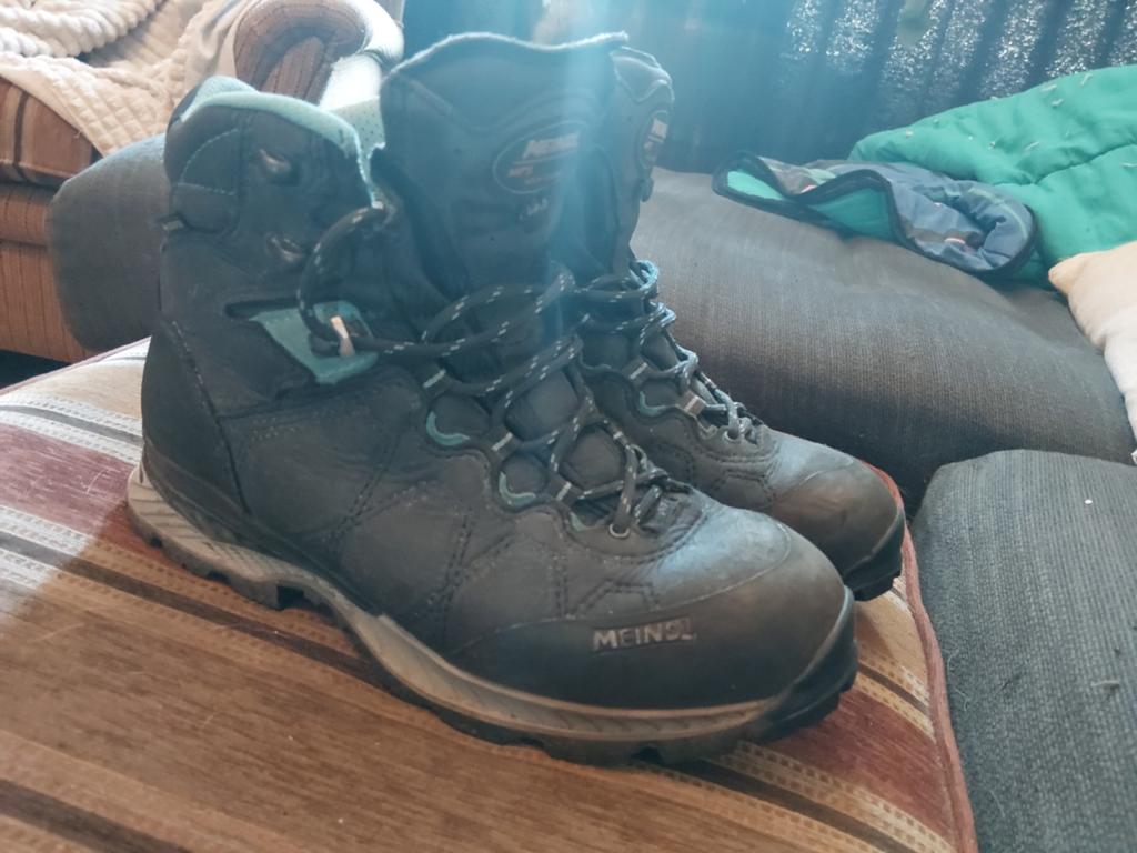 Meindl dames wandel schoen maat 42, Ophalen of Verzenden