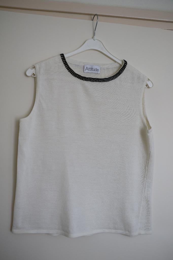 T-shirt. Merk Attitude. Maat 40. Kleur Creme., Kleding | Dames, T-shirts, Maat 38/40 (M), Overige kleuren, Ophalen of Verzenden