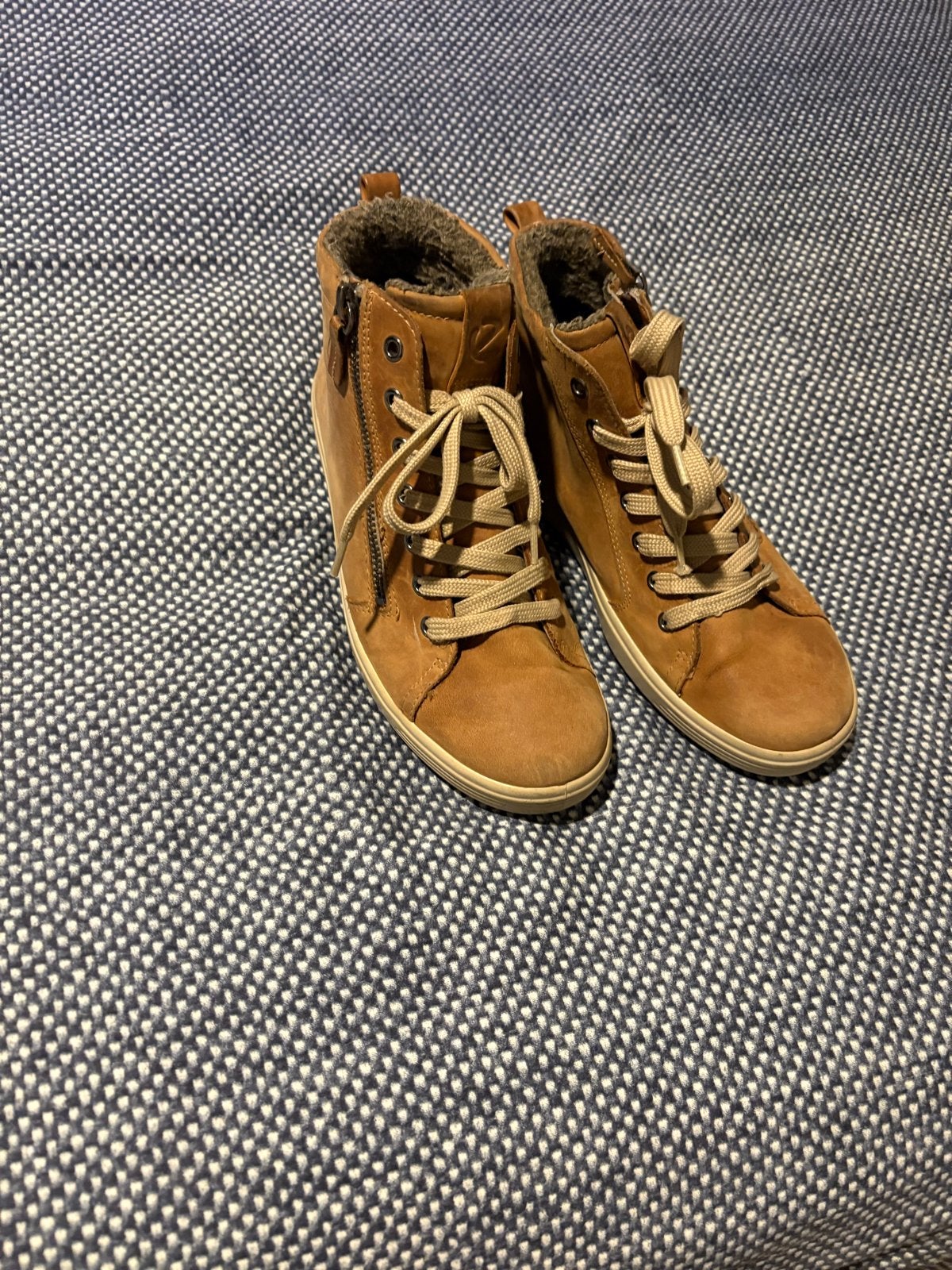 Ecco Gore-Tex schoenen maat 37 licht bruin. Amper gebruikt, Bruin, Lage of Enkellaarzen, Ophalen of Verzenden, Zo goed als nieuw