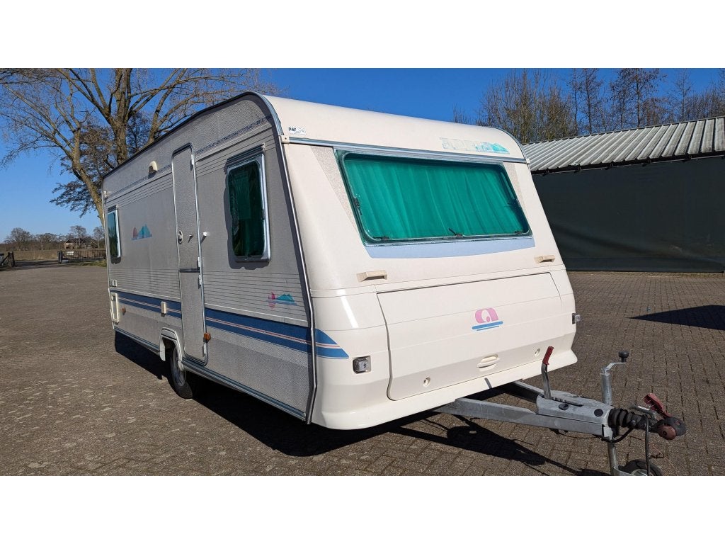Mooie Adria 502 up luifel met twee zijkanten, Rondzit, 750 - 1000 kg, Tot en met 4, Schokbreker