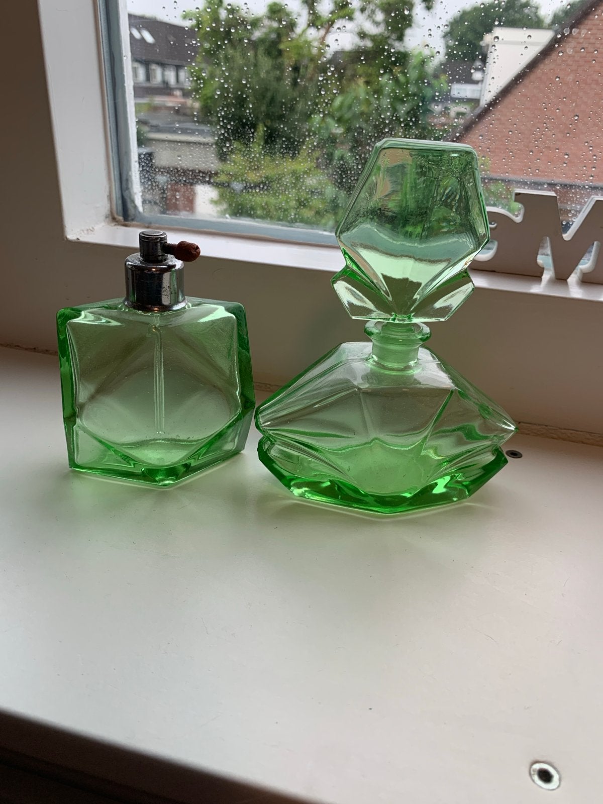 Vintage groene glazen parfumflesjes set, Ophalen of Verzenden