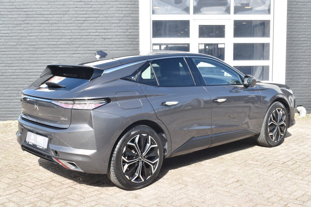 DS DS 4 PHEV 225 EAT8 Rivoli Automaat | Leder | Navi | PDC V, Auto's, DS, Gebruikt, Zwart, Automatische klimaatregeling, Bedrijf