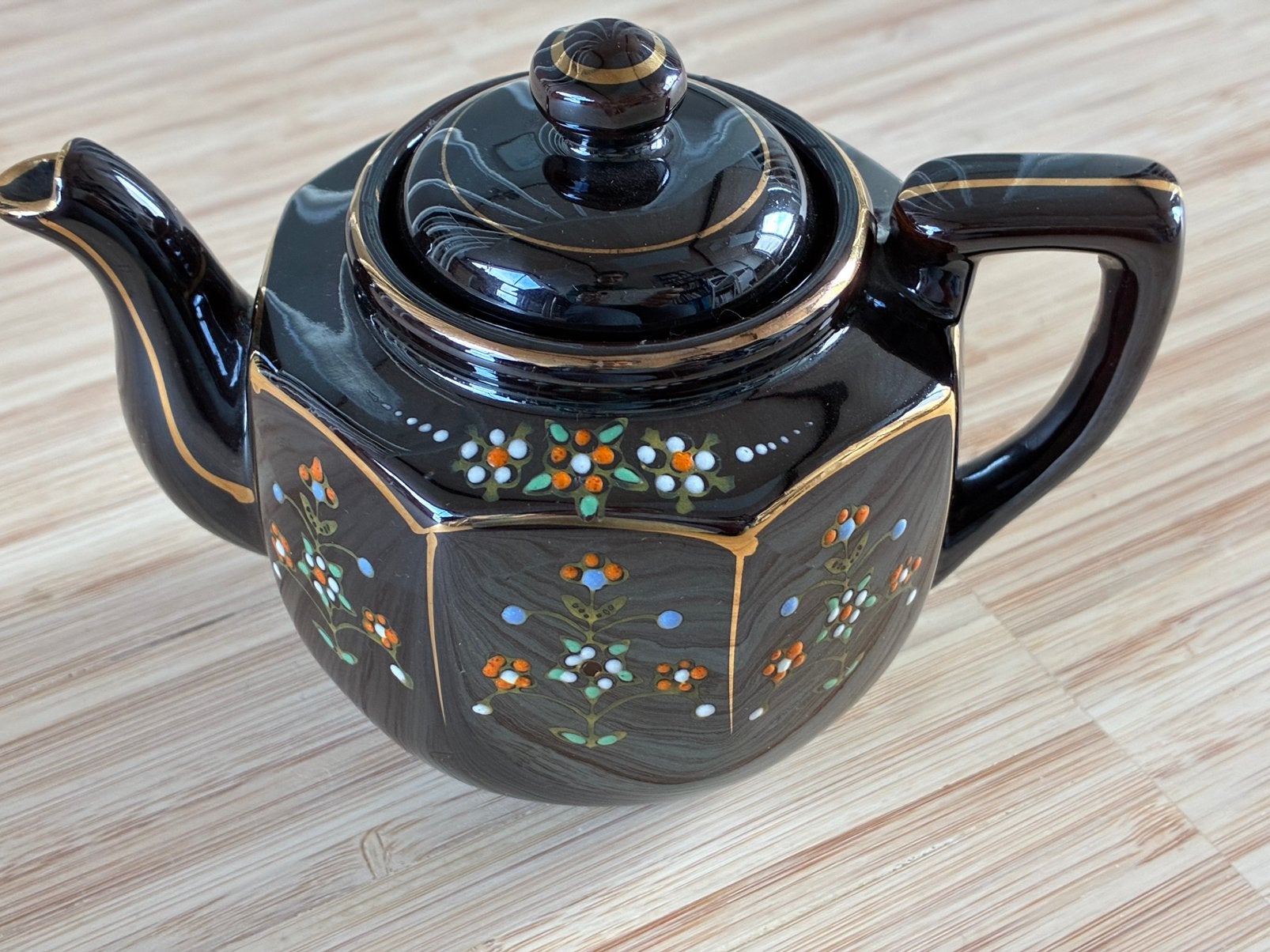 Klein oud theepotje handbeschilderd 250 ml, Ophalen of Verzenden