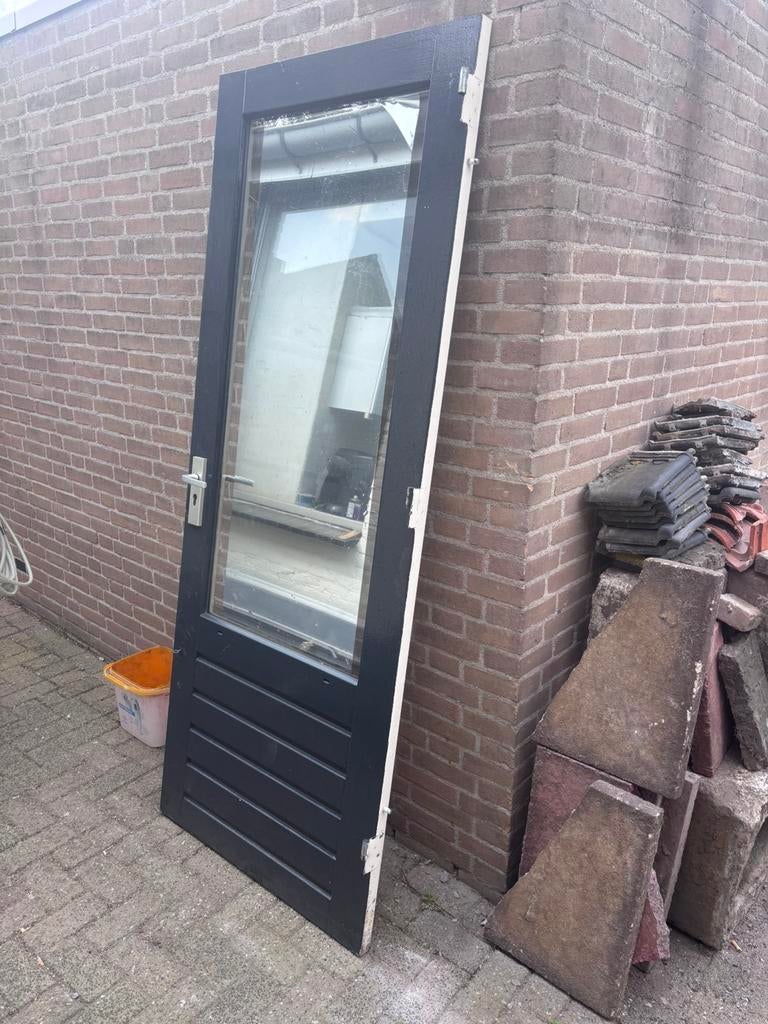 Hardhouten achterdeur met dubbel glas en veiligheid slot ., Doe-het-zelf en Verbouw, Deuren en Horren, Ophalen, 200 tot 215 cm