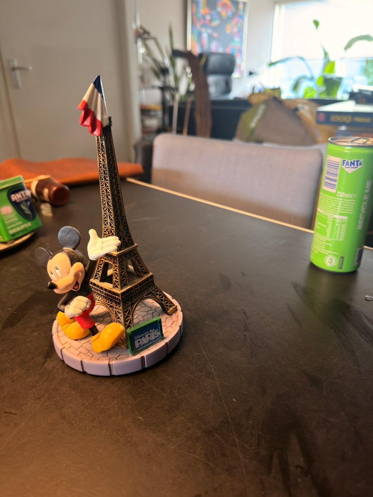 Mickey mouse met Eiffeltoren vintage 1992 nieuw, Verzamelen, Ophalen of Verzenden, Mickey Mouse, Nieuw