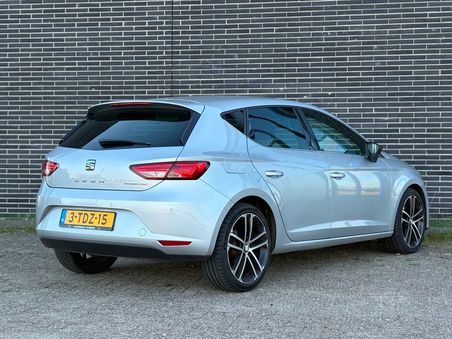 Seat Leon 1.6 TDI Limited Edition II Xenon, Leder!, Auto's, Voorwielaandrijving, Gebruikt, 4 cilinders, Leon