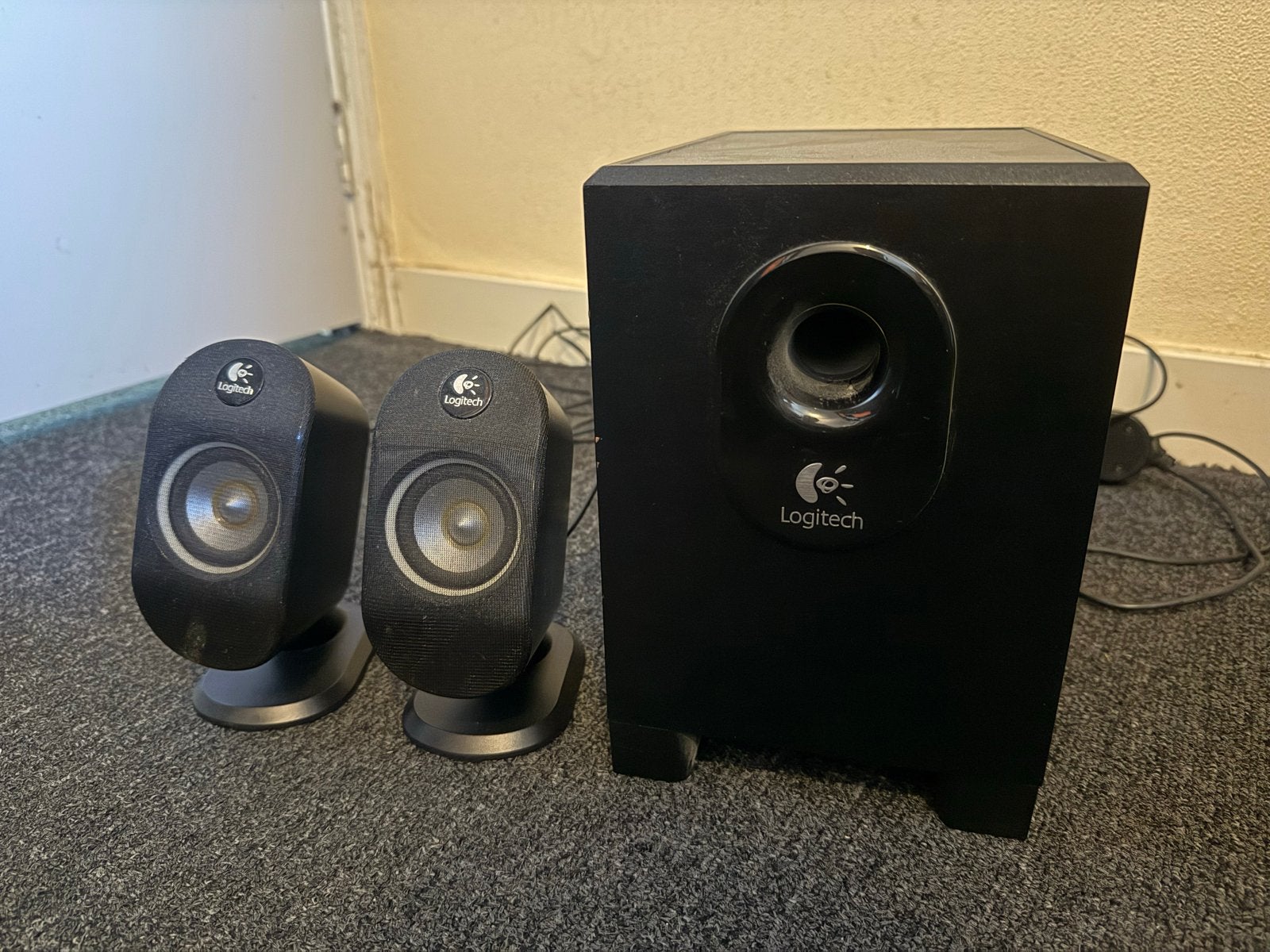 Logitech X-210 2.1 Luidsprekerset met Subwoofer, Ophalen of Verzenden, Gebruikt, Audiokanaal 2.1