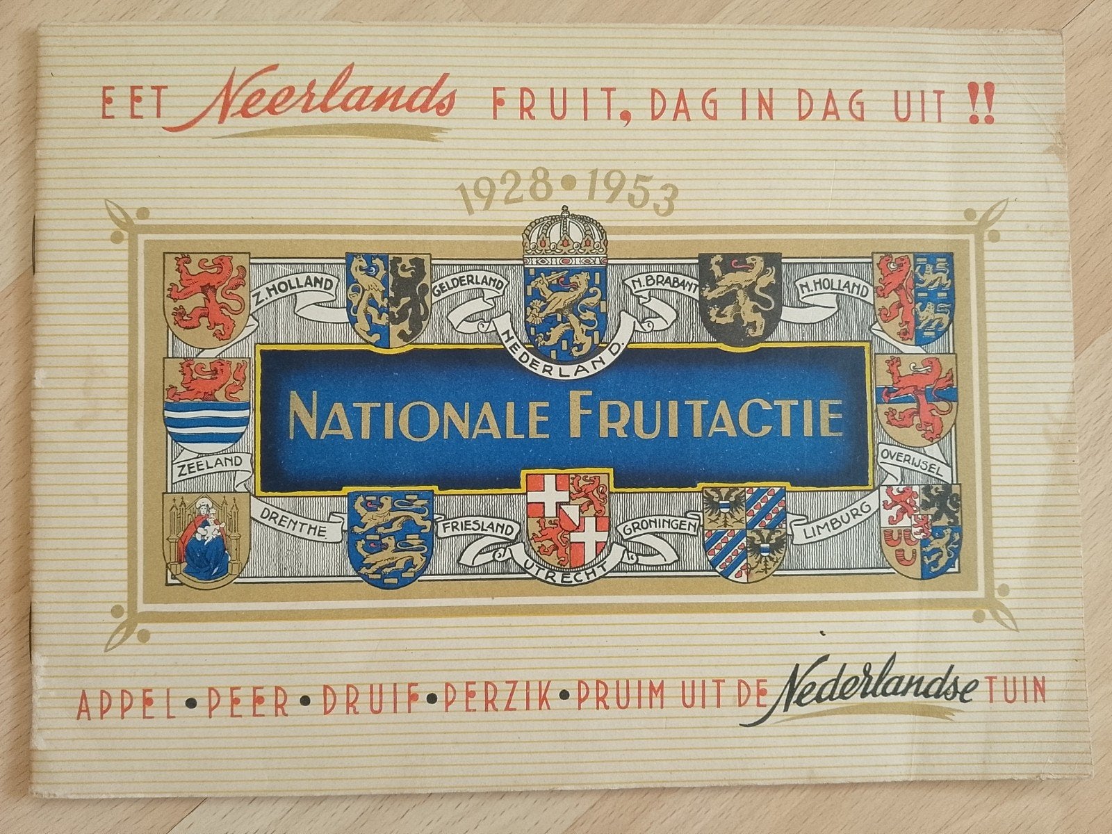 1953 Plaatjesalbum Eet Nederlands Fruit dag in dag uit!!, Boeken, Ophalen of Verzenden, Gelezen, Plaatjesalbum