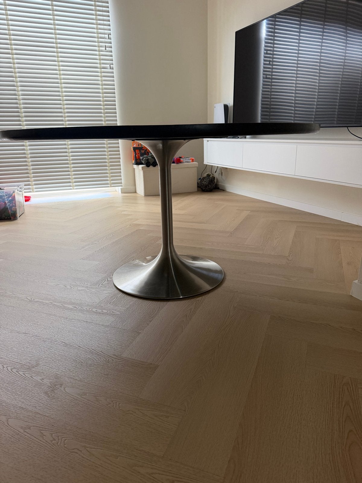 Visgraat Eettafel Zwart - Goede Staat, 100 tot 150 cm, Rond, Zo goed als nieuw, Metaal