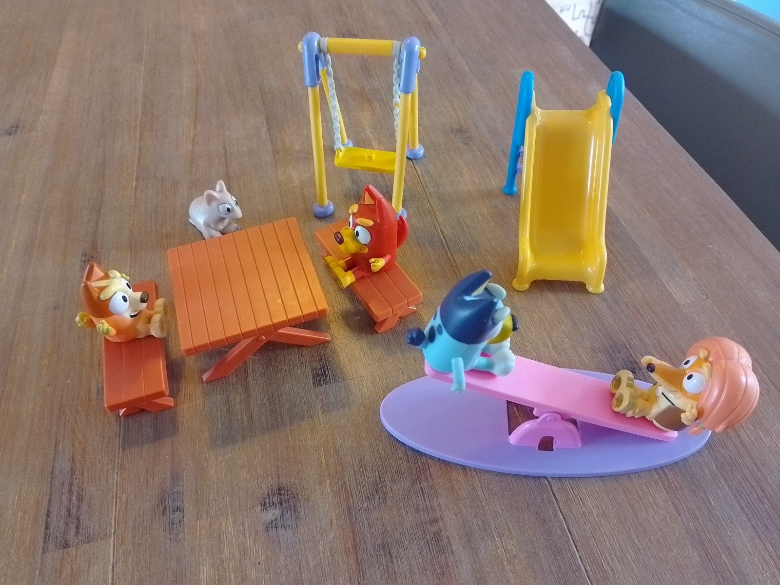 Bluey speeltuin met figuurtjes, Ophalen, Zo goed als nieuw