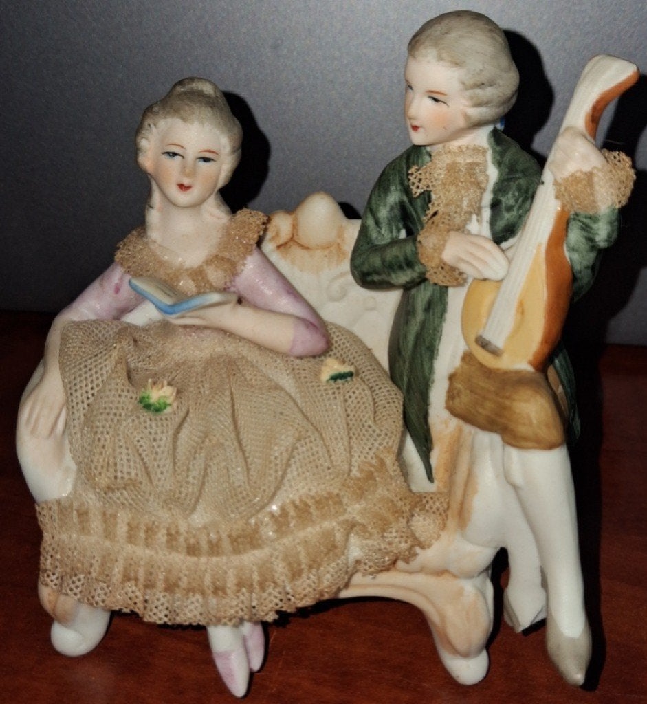 porseleinen bankje met man en vrouw, Ophalen of Verzenden, Zo goed als nieuw, Overige materialen, Vintage