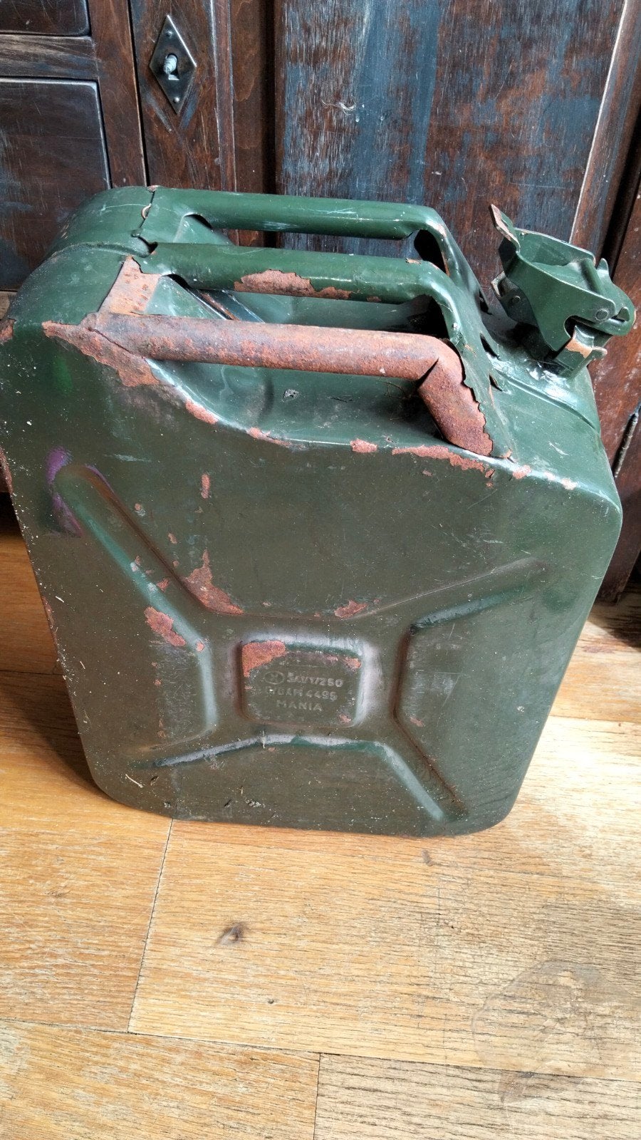Brocante oude Jerrycan benzinetank, Ophalen