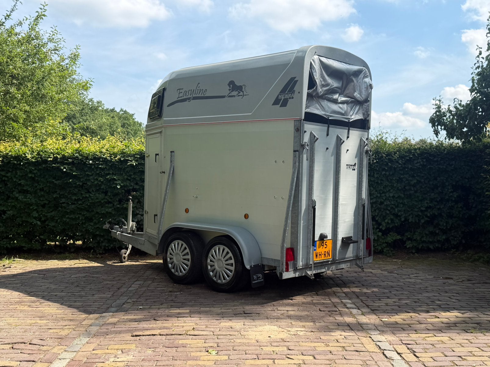 Leuke 1.5 paards vol aluminium henra, lichtgewicht, Dieren en Toebehoren, Paarden en Pony's | Trailers en Aanhangwagens, Ophalen
