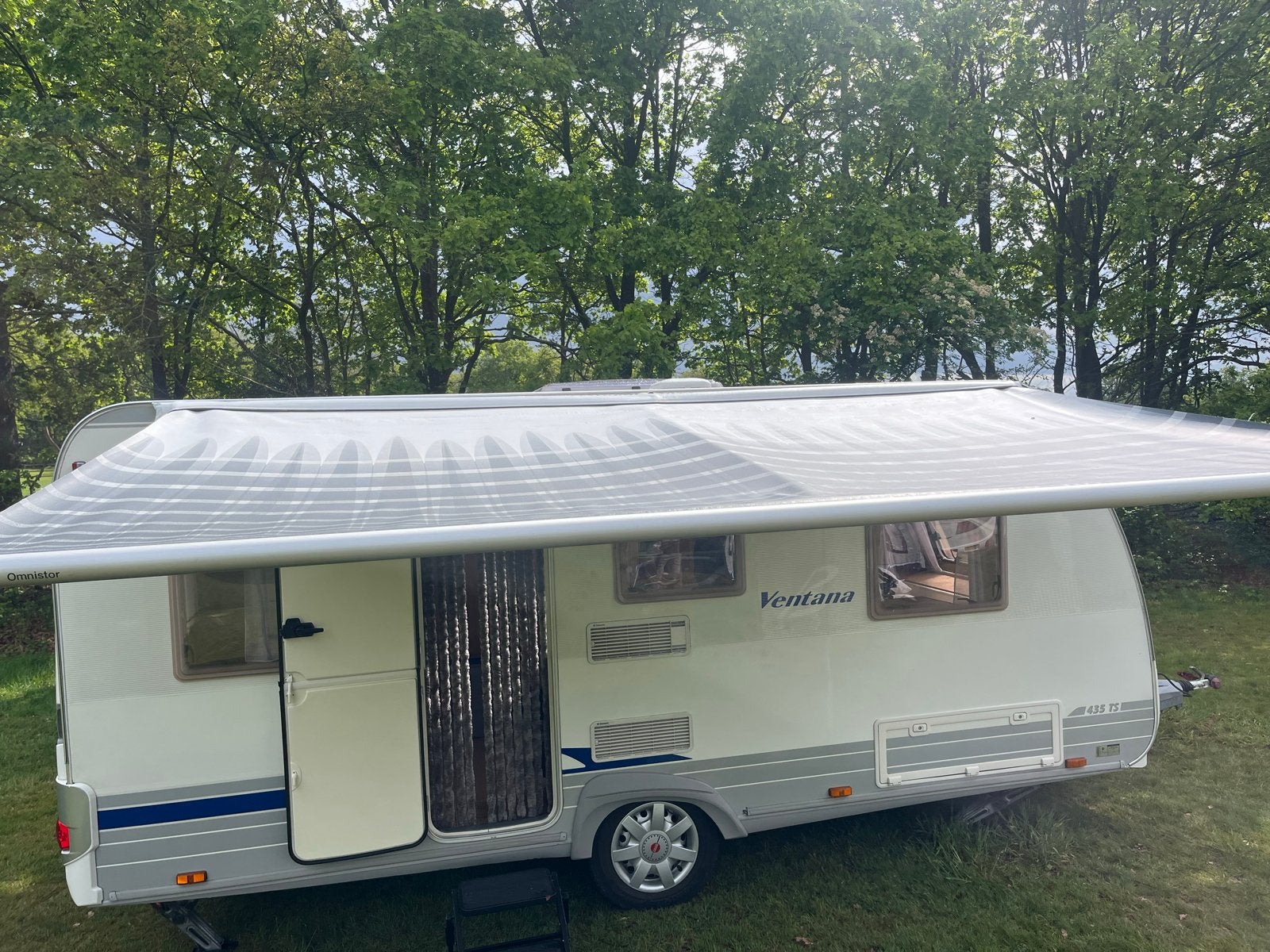 Thule Omnistor 400 Luifel met middenstok - Uitval 250, Ophalen, Gebruikt