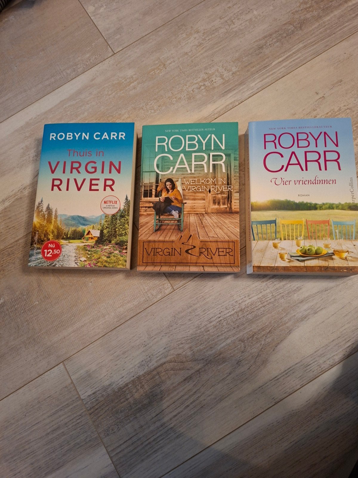 3 boeken van Robyn Carr in nieuwstaat, Boeken, Romans, Zo goed als nieuw, Ophalen of Verzenden