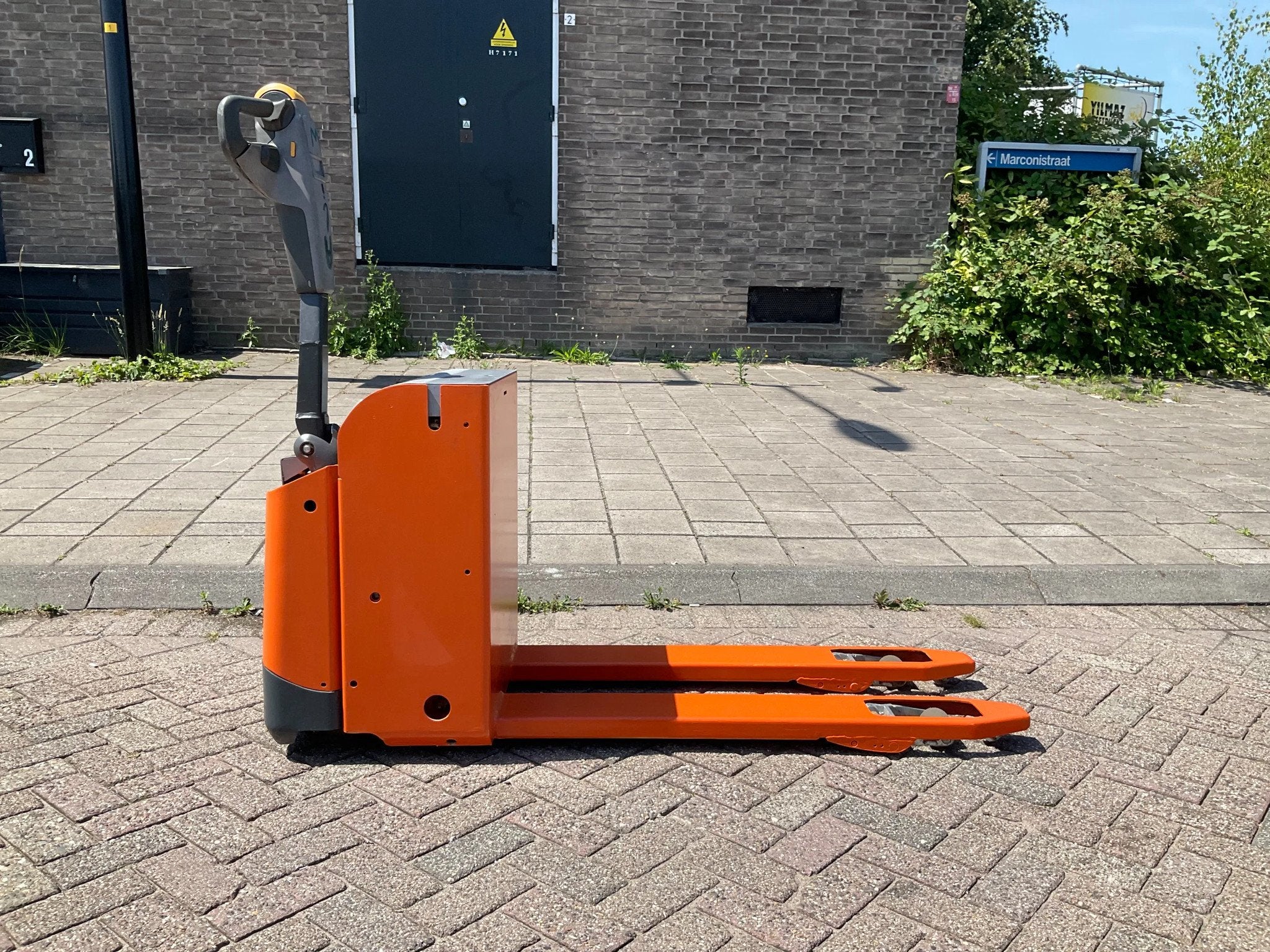 Lafis PLL180N 1800KG PALLETWAGEN / HEFTRUCK, Lafis, Marconistraat 2
3133KL  Vlaardingen, NL, Yilmaz Heftrucks, Elektrisch