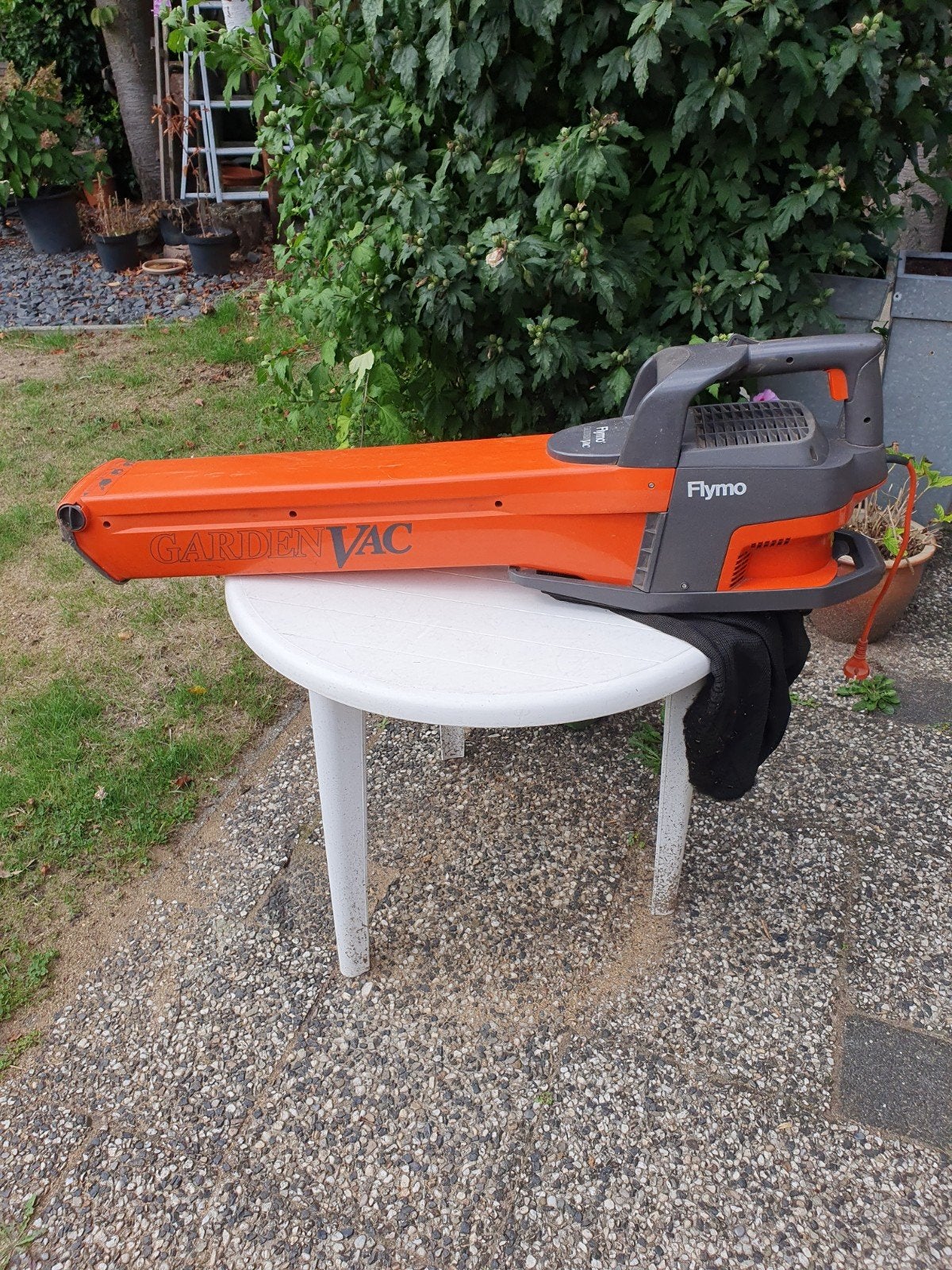 Flymo Garden Vac - Elektrische Bladblazer/Zuiger, Tuin en Terras, Ophalen, Gebruikt, Met opvangzak, Handgedragen