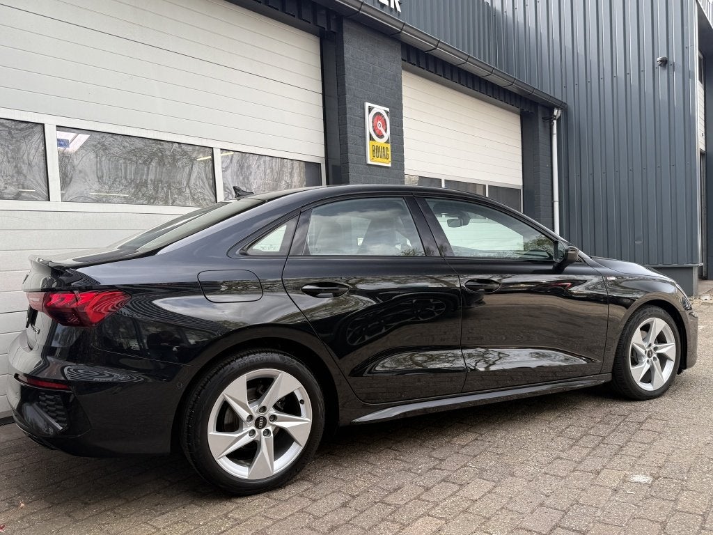 Audi A3 Limousine 30 TFSI S-Line Leer/b&o/matrix (bj 2021), Auto's, Gebruikt, Bedrijf, Sedan, 1260 kg