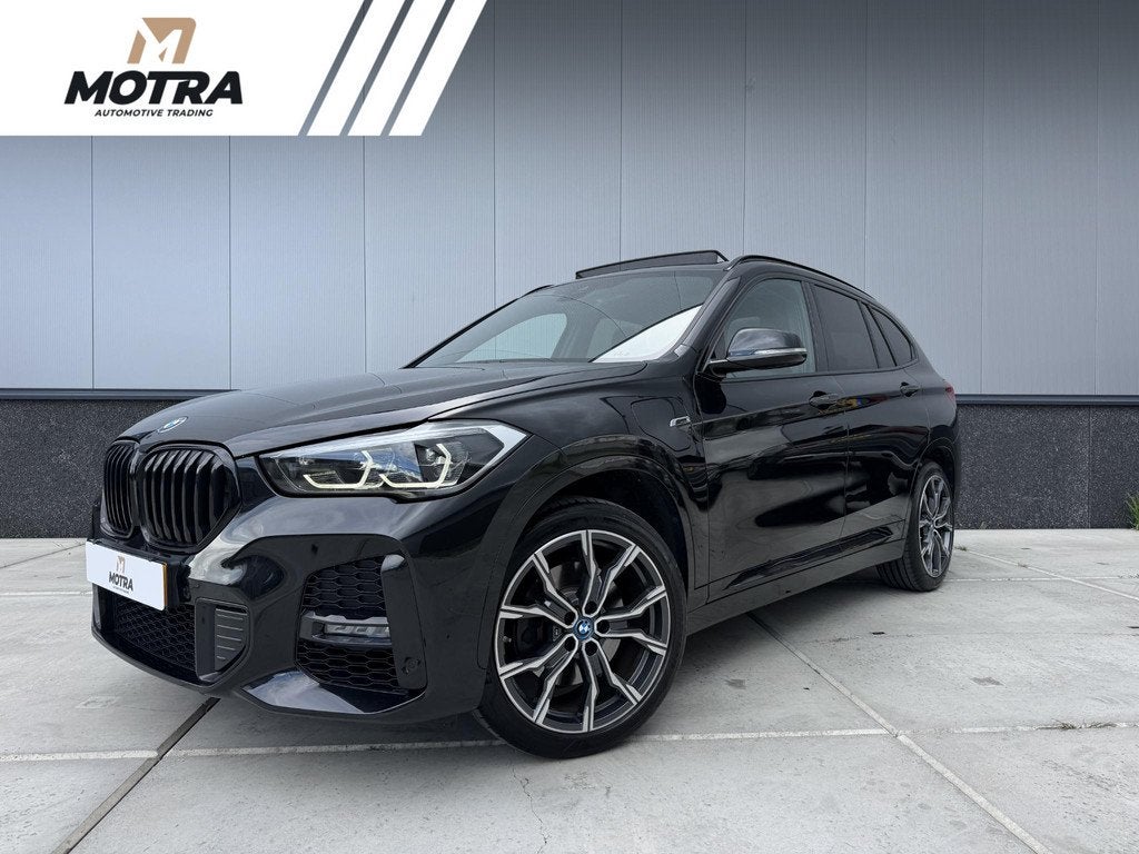 BMW X1 xDrive25e Executive | M Sport | SOH 91% | Panorama |, Auto's, BMW, Gebruikt, Leder en Stof, Zwart, Plug-in hybride