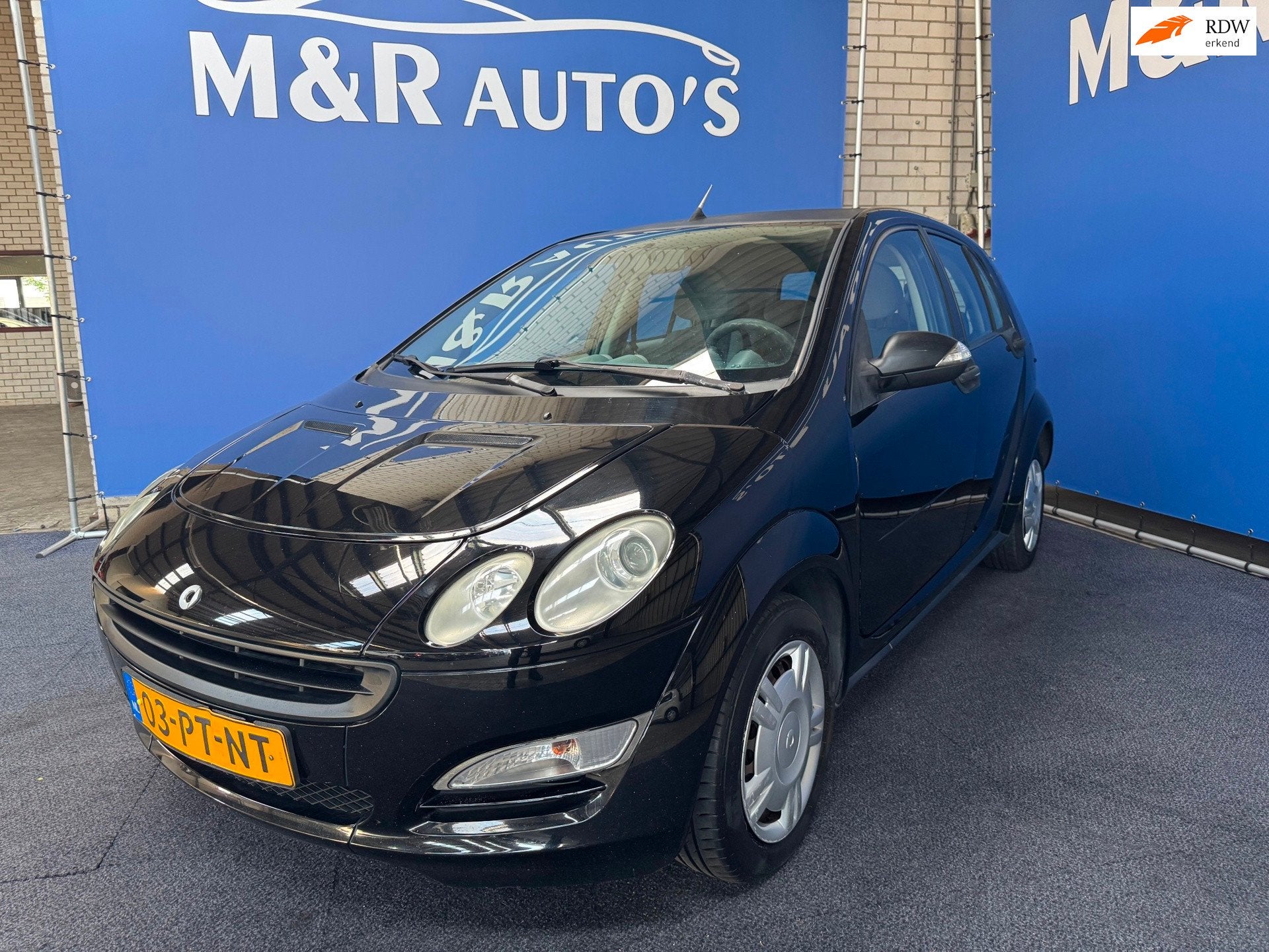 Smart Forfour 1.1 blackbasic Nieuwe APK, Auto's, Voorwielaandrijving, Stof, Zwart, Origineel Nederlands