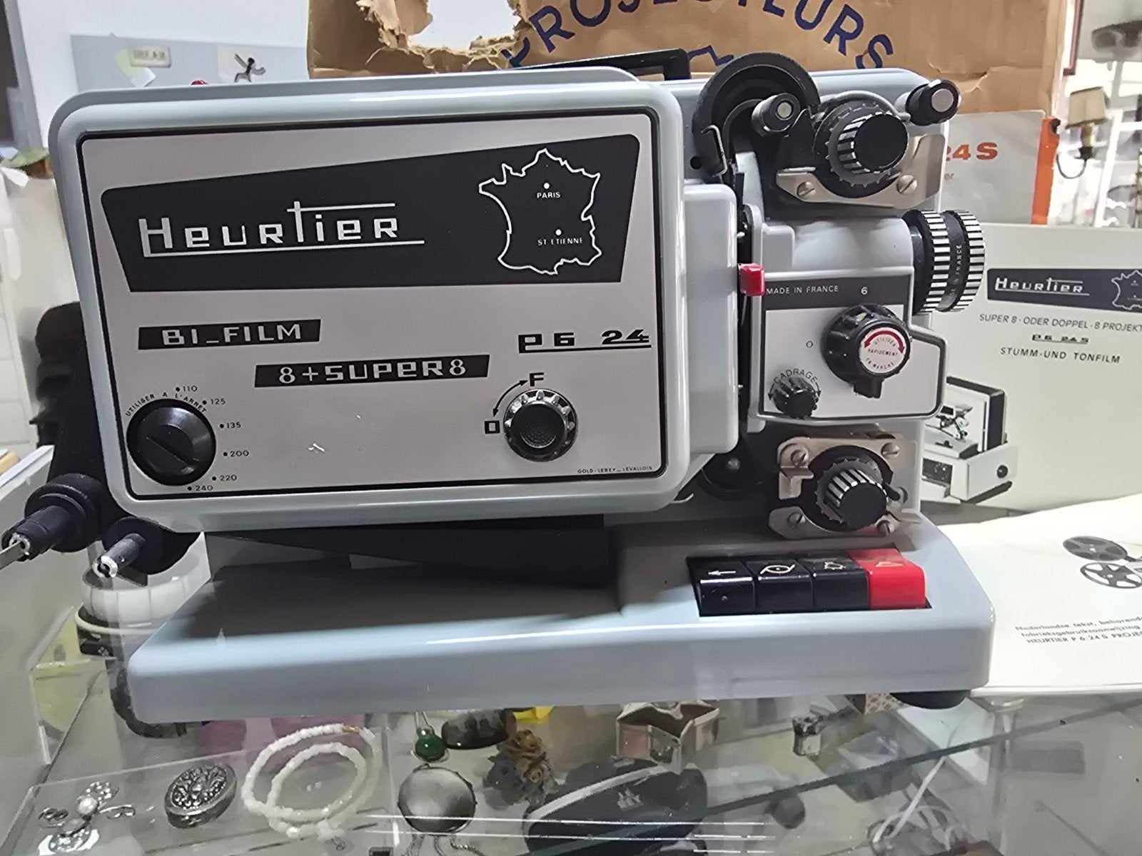 Heurtier P6-24 Super 8/Dubbel 8 Filmprojector met Handleidin, Info@heurtier.com, Met scherm, Gebruikt, Heurtier