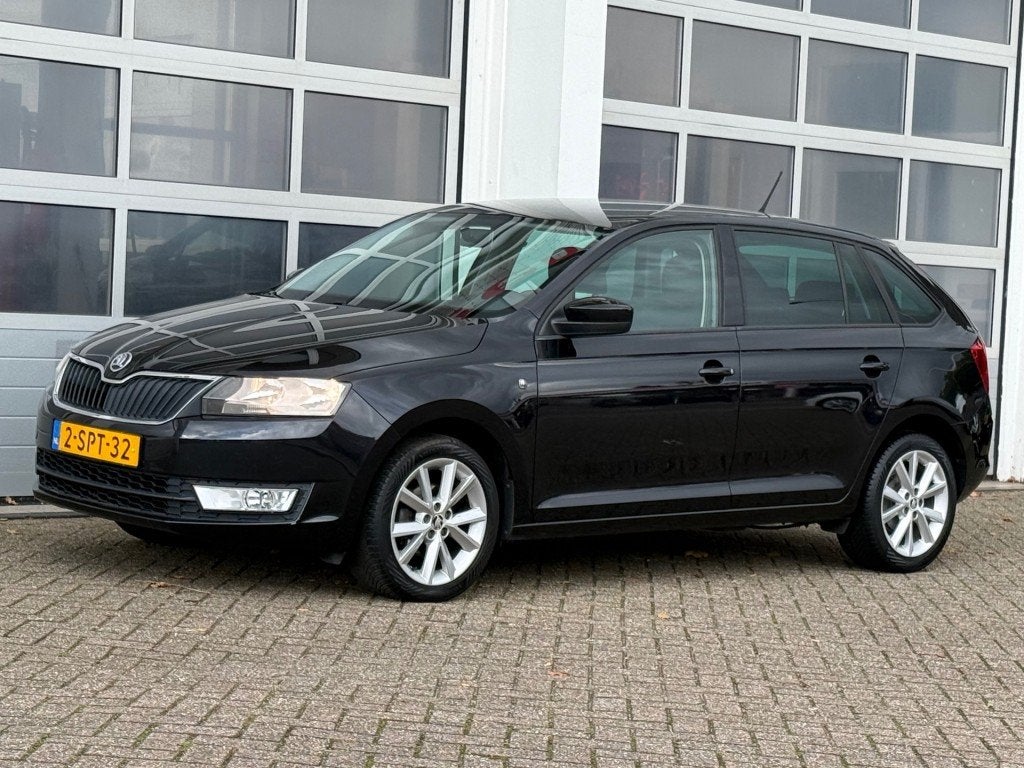 Skoda RAPID 1.2 TSI 86PK Greentech Ambition Airco Navi Cruis, Auto's, Voorwielaandrijving, Euro 5, 86 pk, 4 cilinders