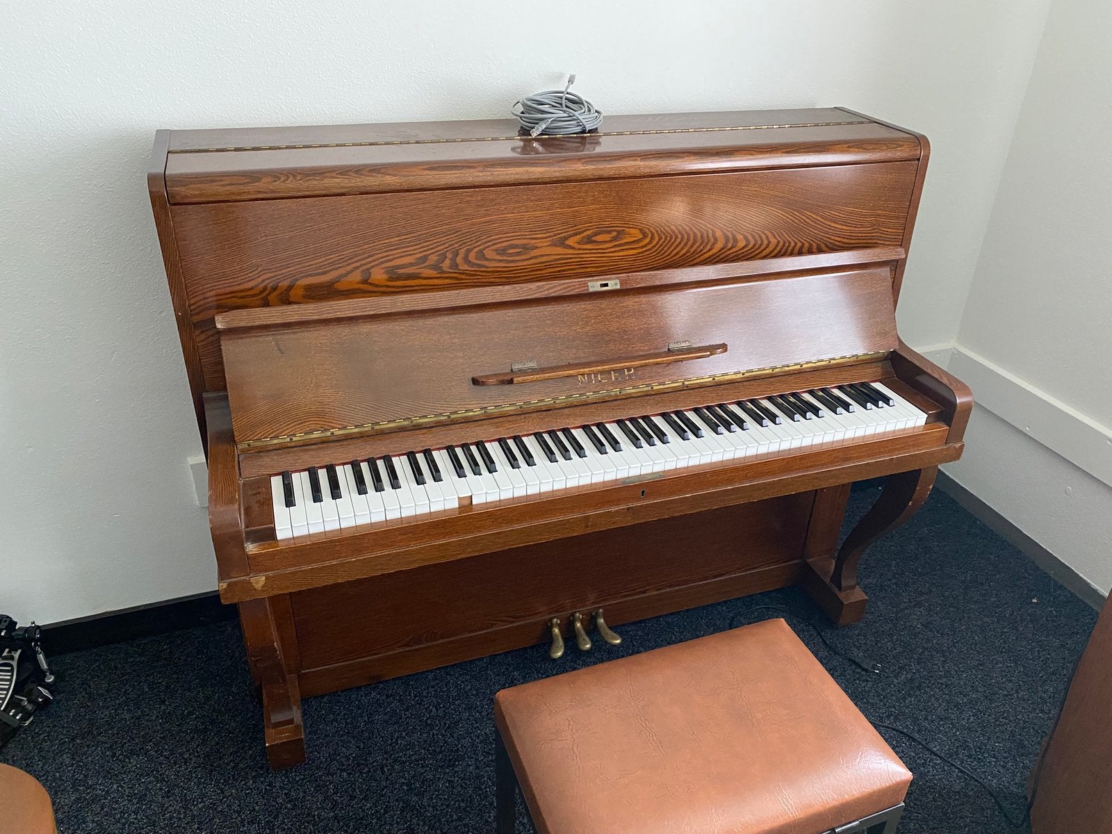 Piano merk Nieer, Muziek en Instrumenten, Ophalen, Gebruikt, Bruin, Piano