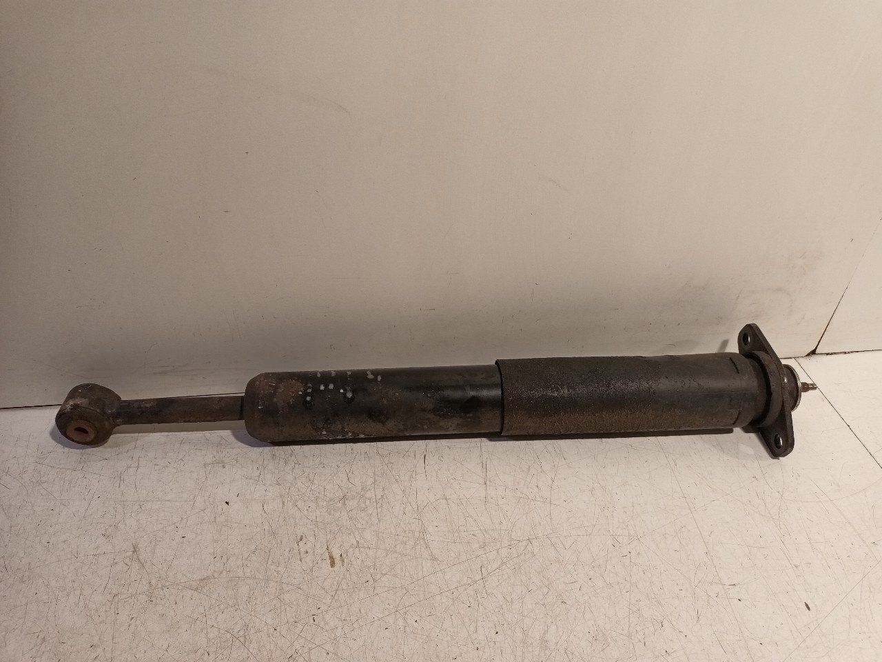 Schokbreker links achter Chrysler 300 C, Auto-onderdelen, Onderdelen@venauto.nl, Van der Ven Autorecycling B.V., Gebruikt, Ettenseweg 76, 4706 PB Roosendaal, The Netherlands