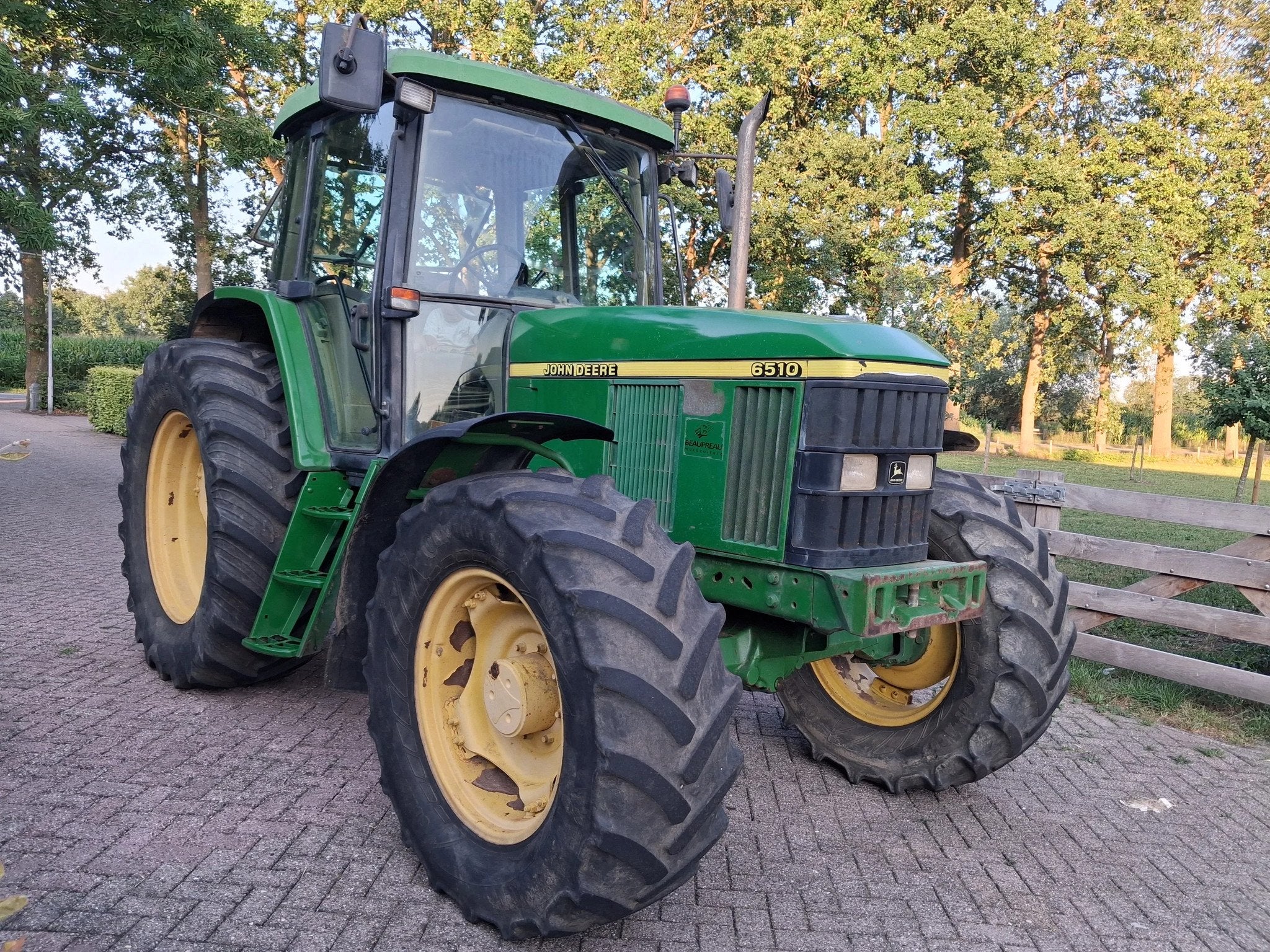 John Deere 6510 airco (bj 1999), Zakelijke goederen, Agrarisch | Tractoren, Gebruikt, John Deere, 7500 tot 10000