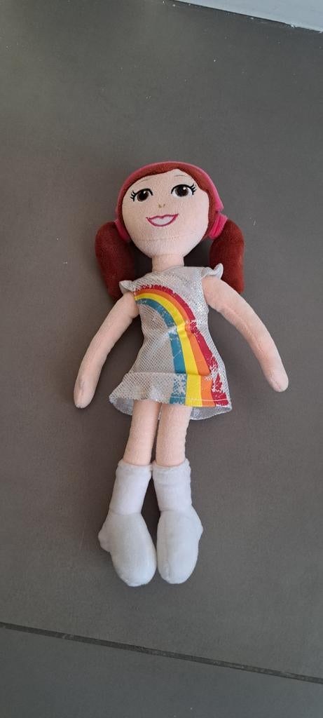 Leuke K3 Pop met Regenboogjurk en Witte Schoenen, Ophalen of Verzenden