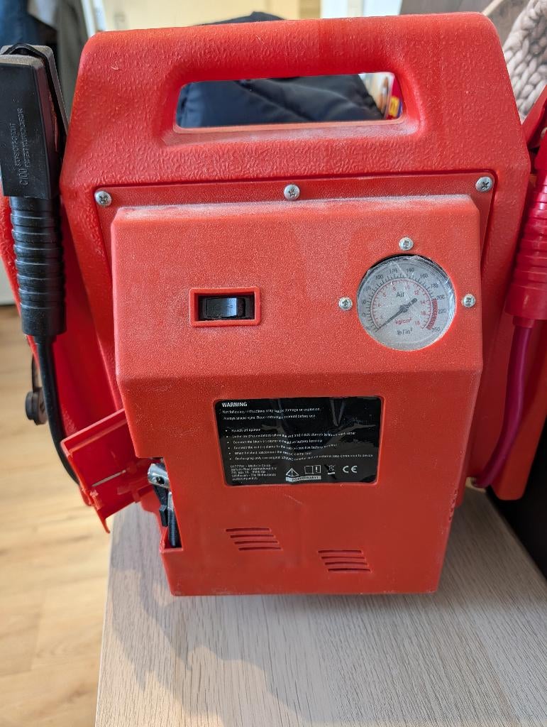 Carpoint Jumpstarter 400A / 12V met compressor, Auto diversen, Jumpstarters, Ophalen, Zo goed als nieuw