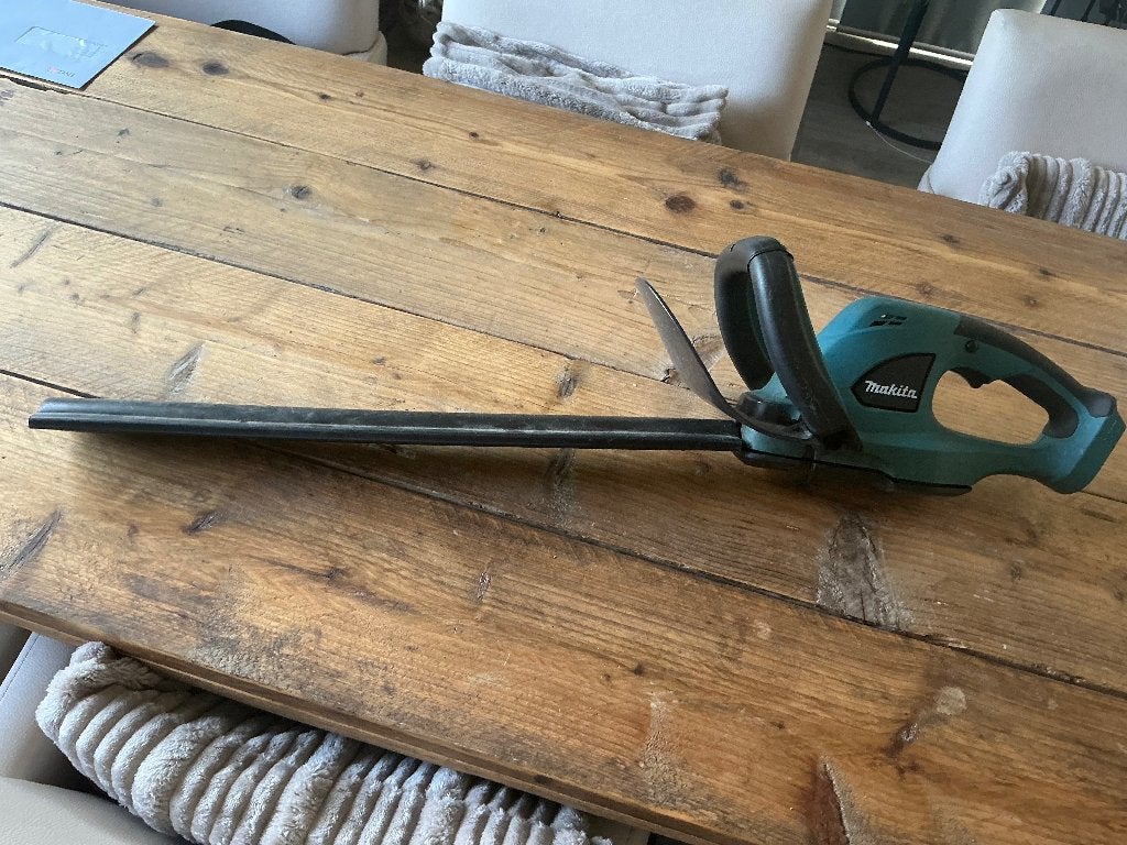 Makita Accu heggenschaar zonder accu, Ophalen, Gebruikt, Accu, MAKITA
