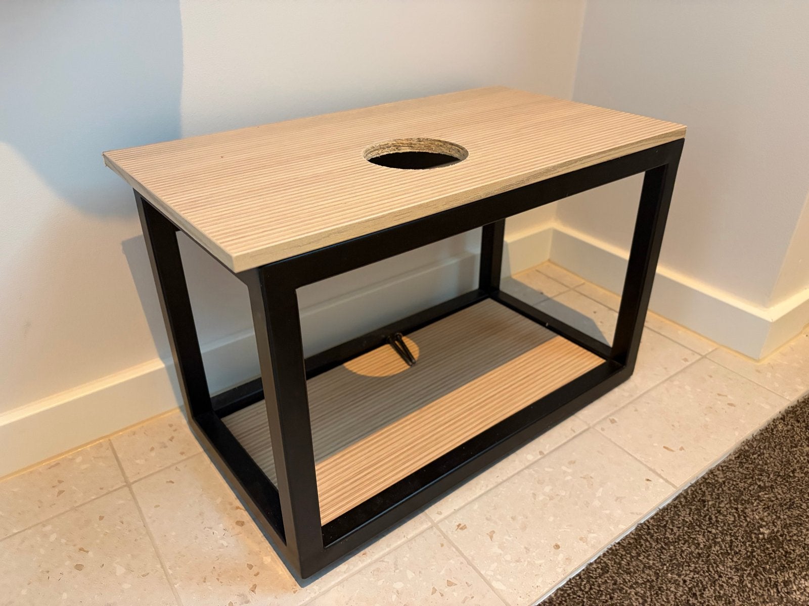 Toilet meubel (2x) met planken (2x)