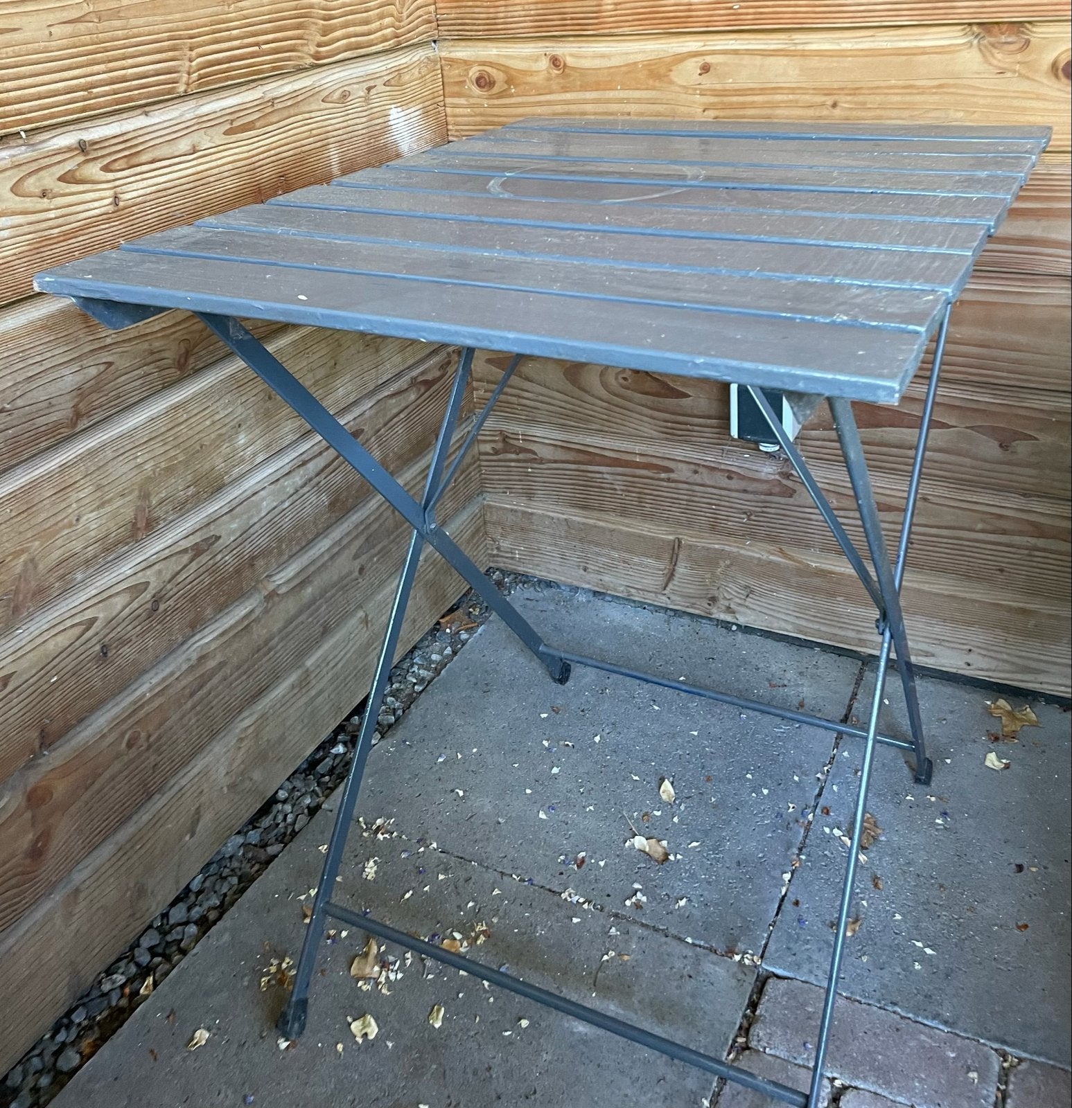 Leuk oud Frans bistro tafeltje grijs 70x55x70, Ophalen, Gebruikt, Tot twee personen, 50 tot 100 cm