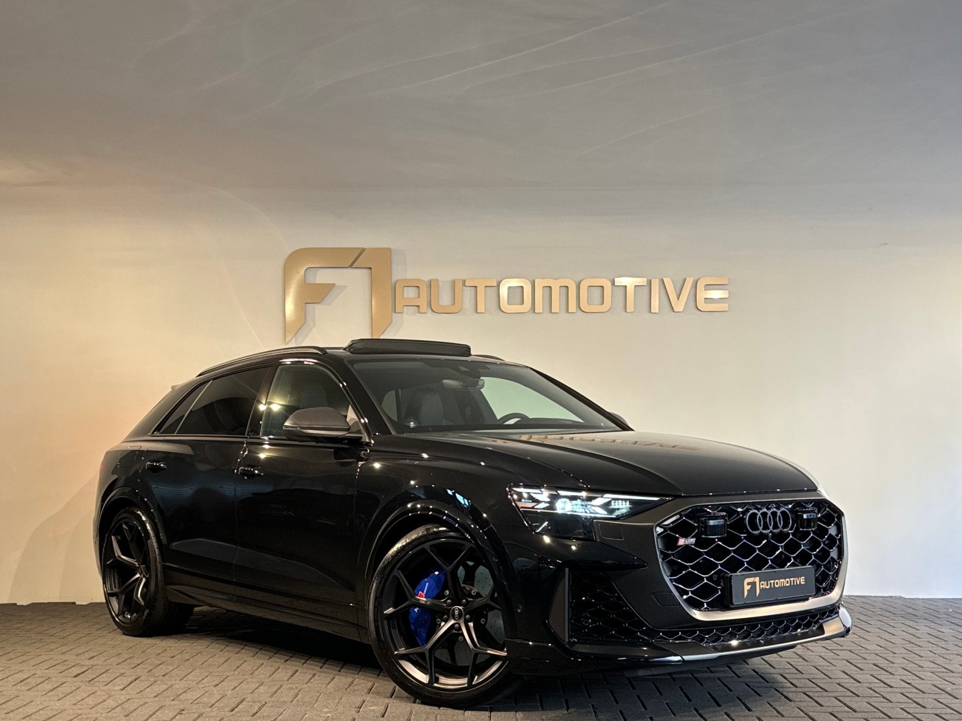 Audi RSQ8 4.0 TFSI quattro Performance Pano|Ceramic|Carbon|B, Auto's, Dealer onderhouden, Verwarmde buitenspiegels, Zwart, Leder