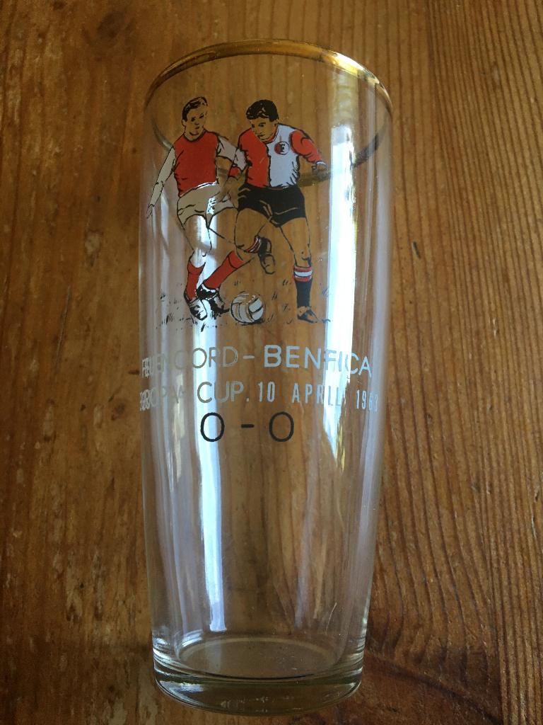 Bierglas-Feijenoord -Benfica  Europacup 10 april 1963, Ophalen of Verzenden, Zo goed als nieuw, Bierglas